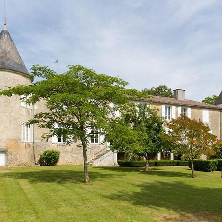 Le Logis Du Pere Hotel Saint-Coutant-le-Grand Exterior foto