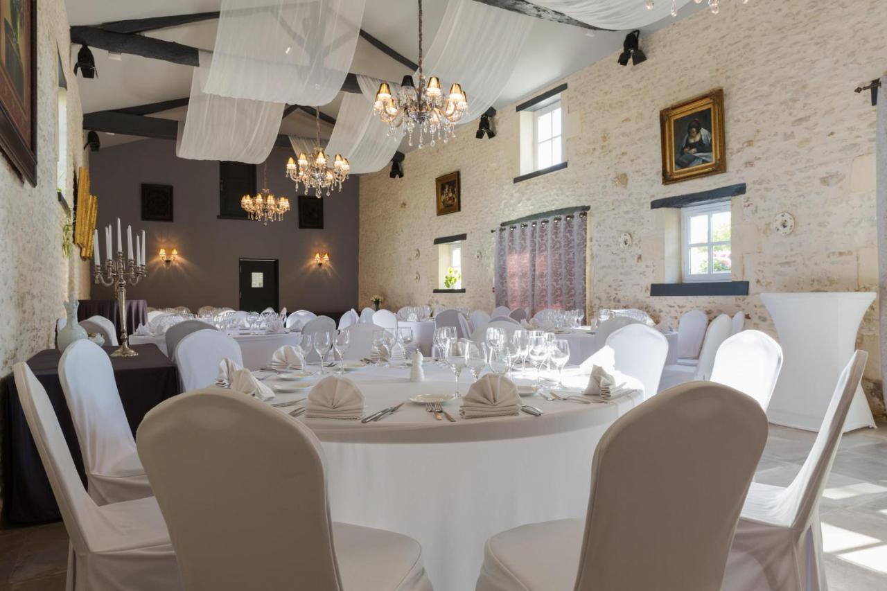 Le Logis Du Pere Hotel Saint-Coutant-le-Grand Exterior foto