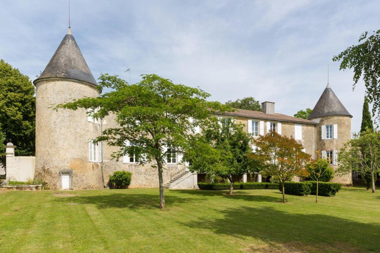 Le Logis Du Pere Hotel Saint-Coutant-le-Grand Exterior foto