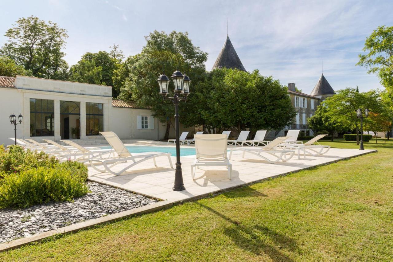 Le Logis Du Pere Hotel Saint-Coutant-le-Grand Exterior foto