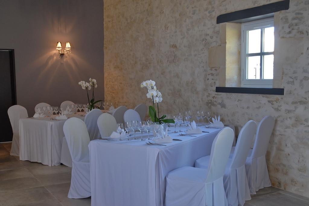 Le Logis Du Pere Hotel Saint-Coutant-le-Grand Exterior foto
