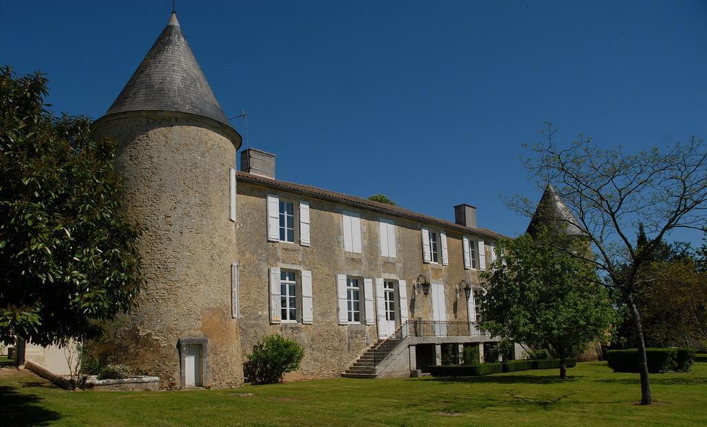 Le Logis Du Pere Hotel Saint-Coutant-le-Grand Exterior foto