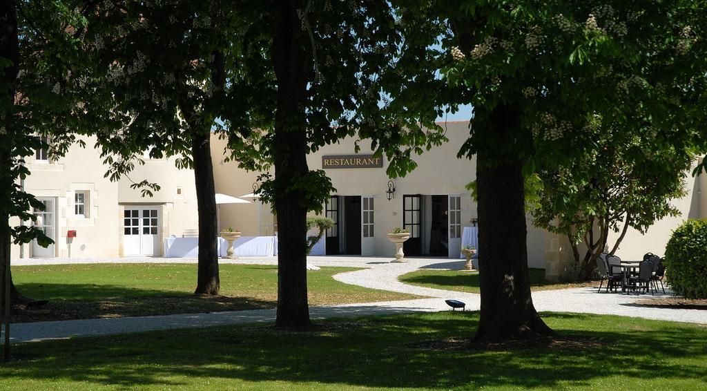 Le Logis Du Pere Hotel Saint-Coutant-le-Grand Exterior foto